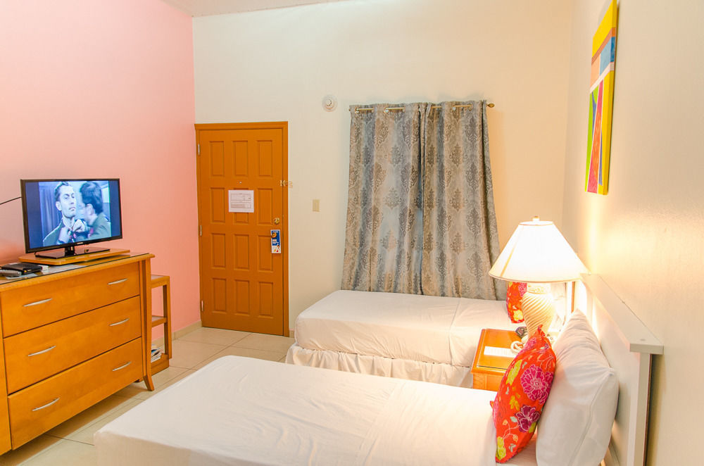 Alicia'S Inn Philipsburg  Bagian luar foto
