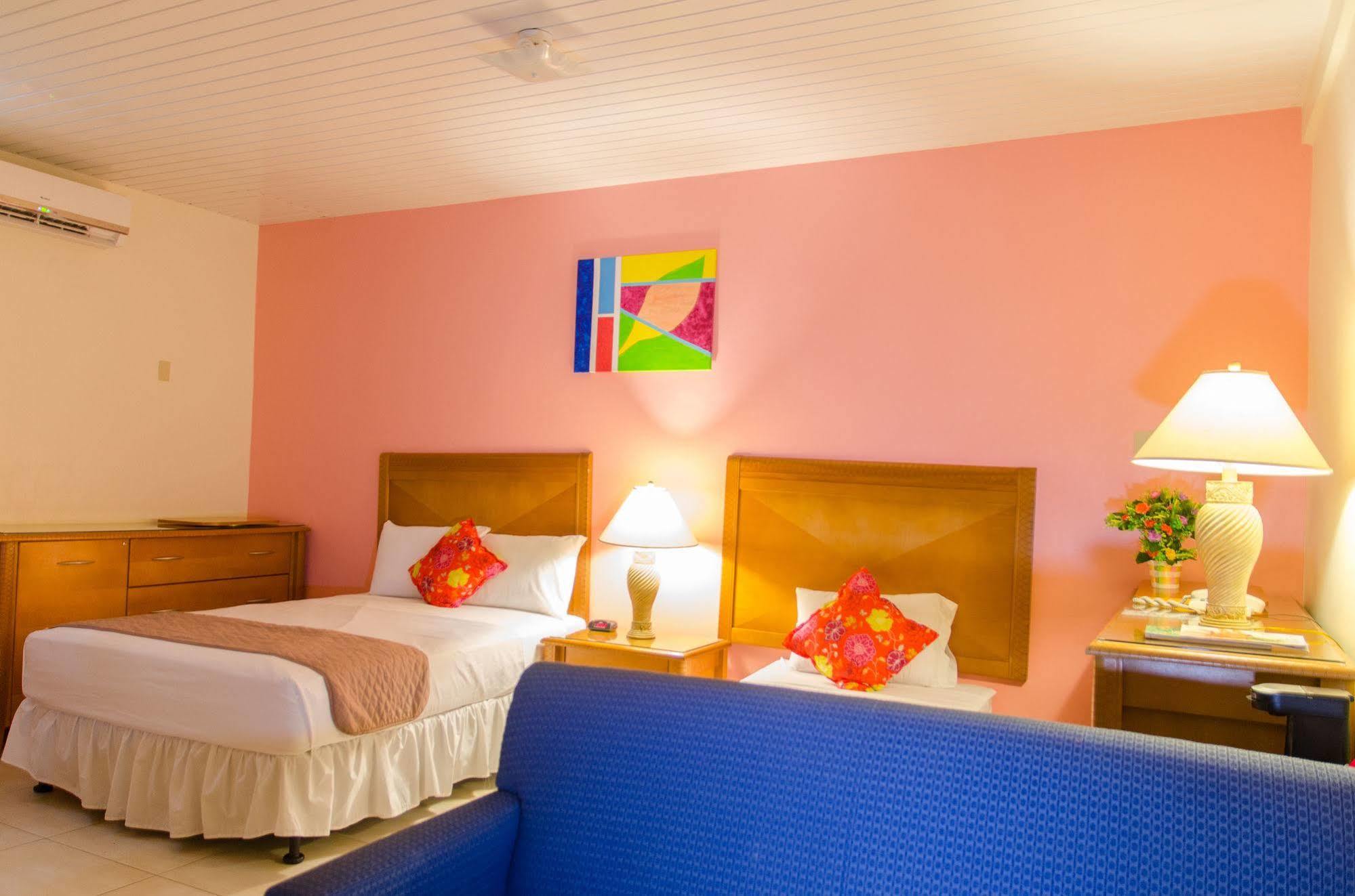 Alicia'S Inn Philipsburg  Bagian luar foto