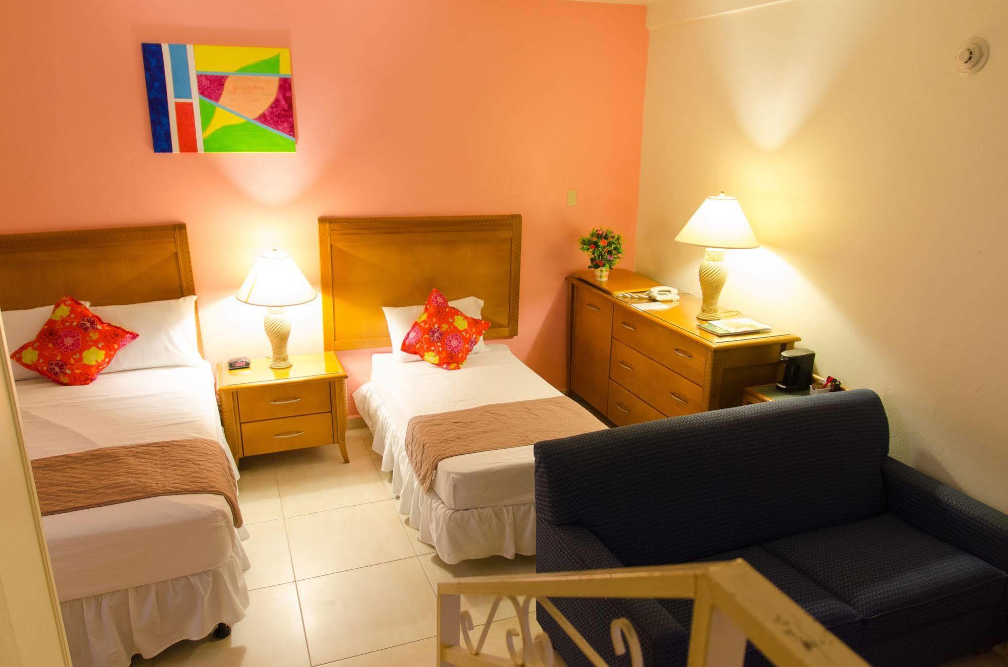 Alicia'S Inn Philipsburg  Bagian luar foto